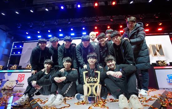 一加Ace6引领电竞新潮流以卓越性能续航